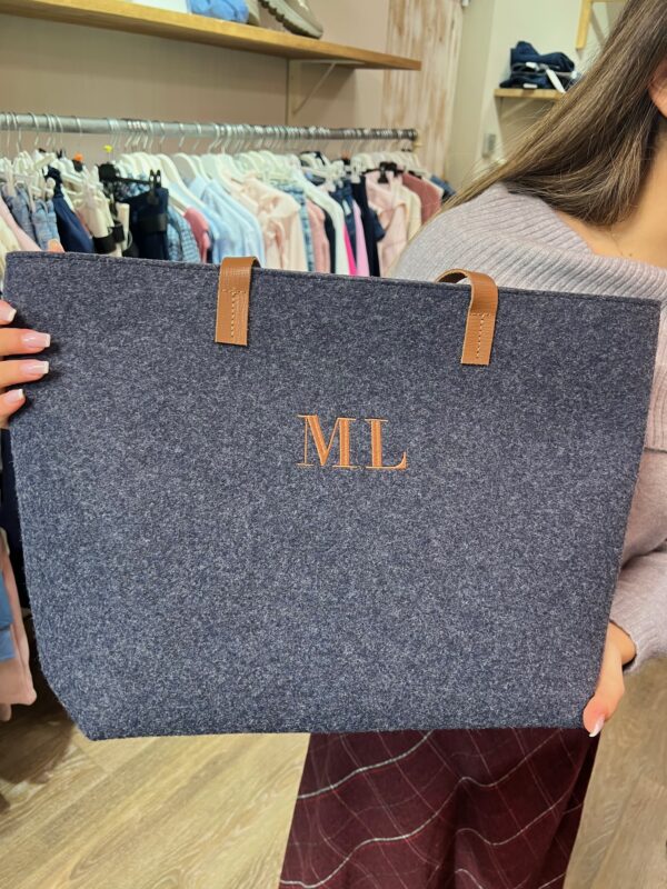 Bolso fieltro iniciales